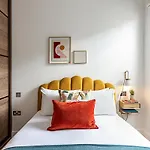 Stunning Earls Court Flat